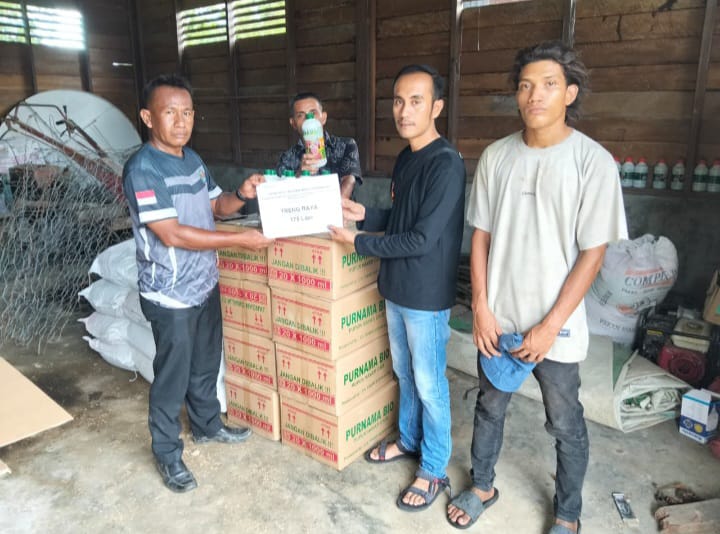 Pembagian Pupuk dan Bibit Untuk Pertanian Dalam Mendukung Ketahanan Pangan Masyarakat Desa Abail
